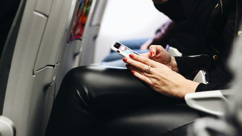 Cabin calling: Should in-flight phone calls be allowed? Cabin calling: Should in-flight phone calls be allowed?
