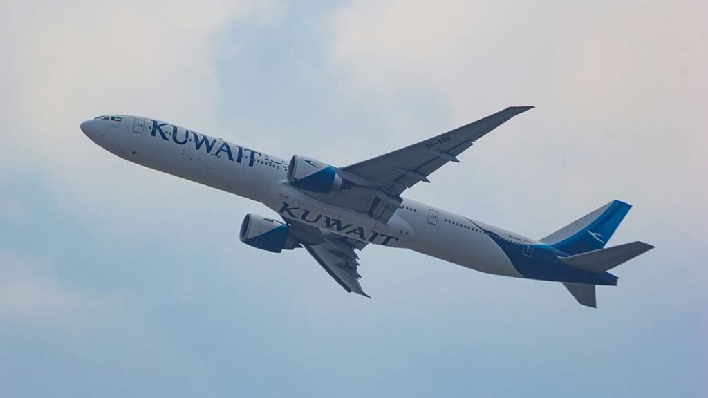 Kuwait reopens airspace for first time in two months