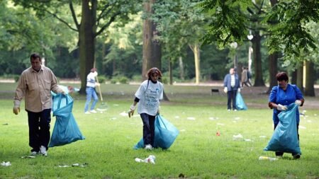 Berlin offers free entry for tourists who help pick up litter