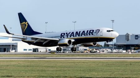 Ryanair to close check-in and bag drop 20 minutes earlier