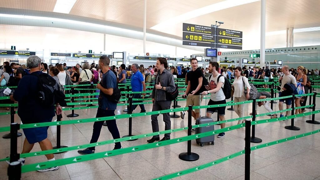 ‘A systemic failure’: EES brings travel chaos to EU border control ‘A systemic failure’: EES brings travel chaos to EU border control