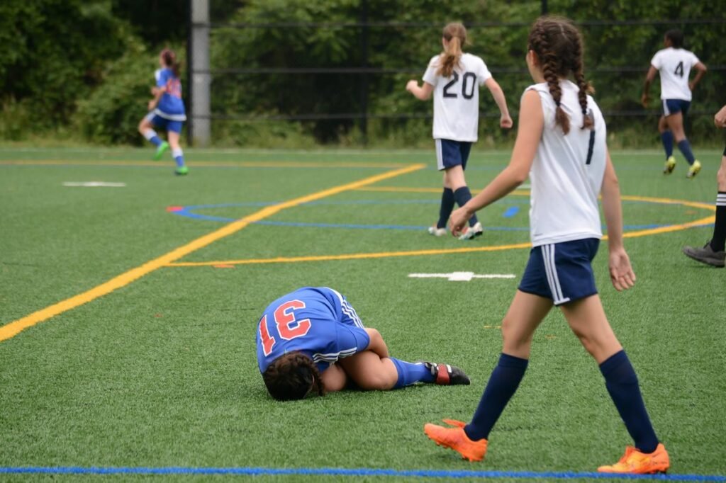 The subtle reasons why teen girls face higher risk of a common, devastating injury