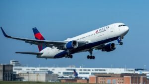 Delta landing attempt rattled by wrong tower radio mix-up, sparking alarm near LaGuardia