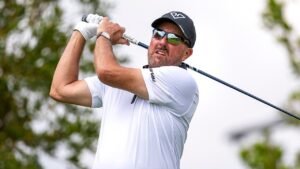 Phil Mickelson withdraws from the Masters, joins Tiger Woods in sitting out signature major Phil Mickelson withdraws from the Masters, joins Tiger Woods in sitting out signature major