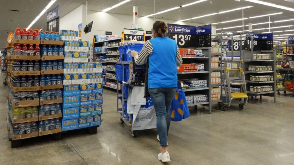 American workers’ wage gains lost momentum in March despite strong hiring, economists say American workers’ wage gains lost momentum in March despite strong hiring, economists say