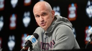Dan Hurley’s wife calls out St John’s fans for rooting against UConn in March Madness Dan Hurley’s wife calls out St John’s fans for rooting against UConn in March Madness