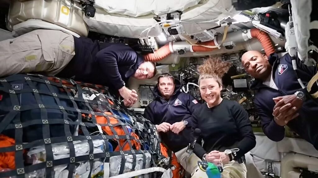 Artemis II crew closes in on Earth as mission ends with Pacific splashdown and more top headlines Artemis II crew closes in on Earth as mission ends with Pacific splashdown and more top headlines