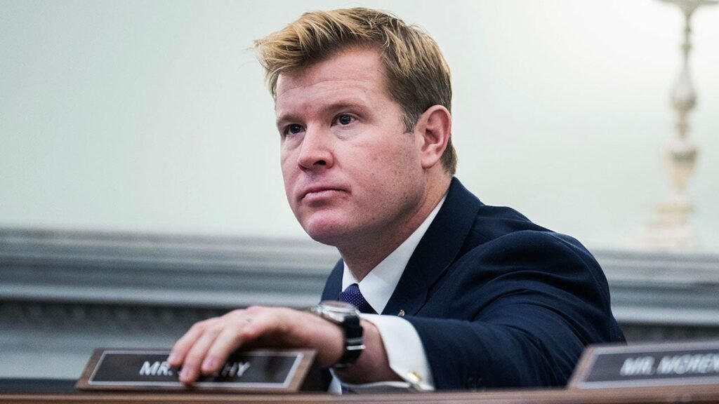 Sen Tim Sheehy makes emergency landing after in-flight engine failure Sen Tim Sheehy makes emergency landing after in-flight engine failure