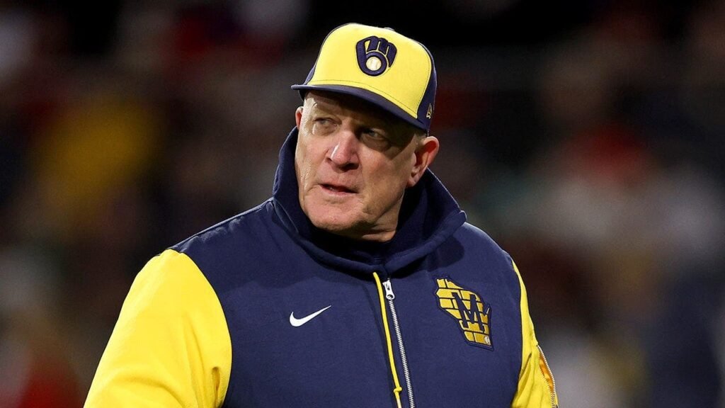 Brewers manager rips fans for booing All-Star closer after blown save: ‘These aren’t machines out there’ Brewers manager rips fans for booing All-Star closer after blown save: ‘These aren’t machines out there’