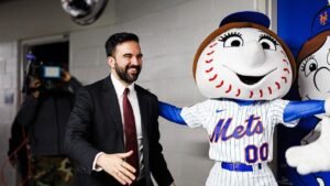 New York talk show host changes MLB allegiance from ‘Mamdani Mets’ to Yankees: ‘Pretty easy choice’