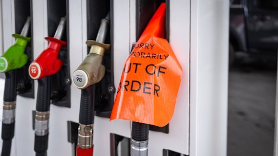 The average price for unleaded petrol has dropped below $2.10 a litre in Melbourne and Sydney for the first time since the Iran war started on February 28, choking off oil shipments from the Middle East.