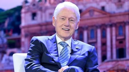 Bill Clinton crashes Jerry Jones’ Cowboys predraft press conference in surprise appearance
