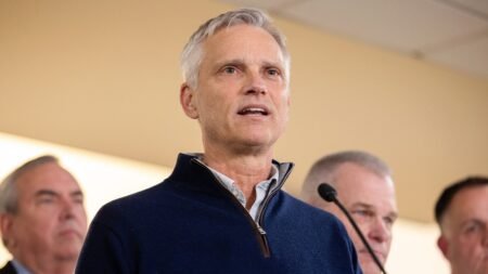 American Airlines CEO says merger with United would be ‘bad for customers’