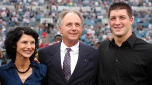 Tim Tebow announces his father’s death in emotional post