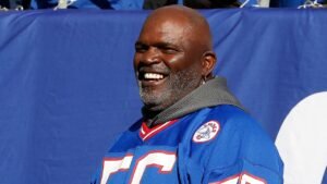 Giants legend Lawrence Taylor, 67, hospitalized after medical emergency: report
