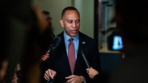 Hakeem Jeffries left scrambling after child reporter asks why voters view Democrats so negatively