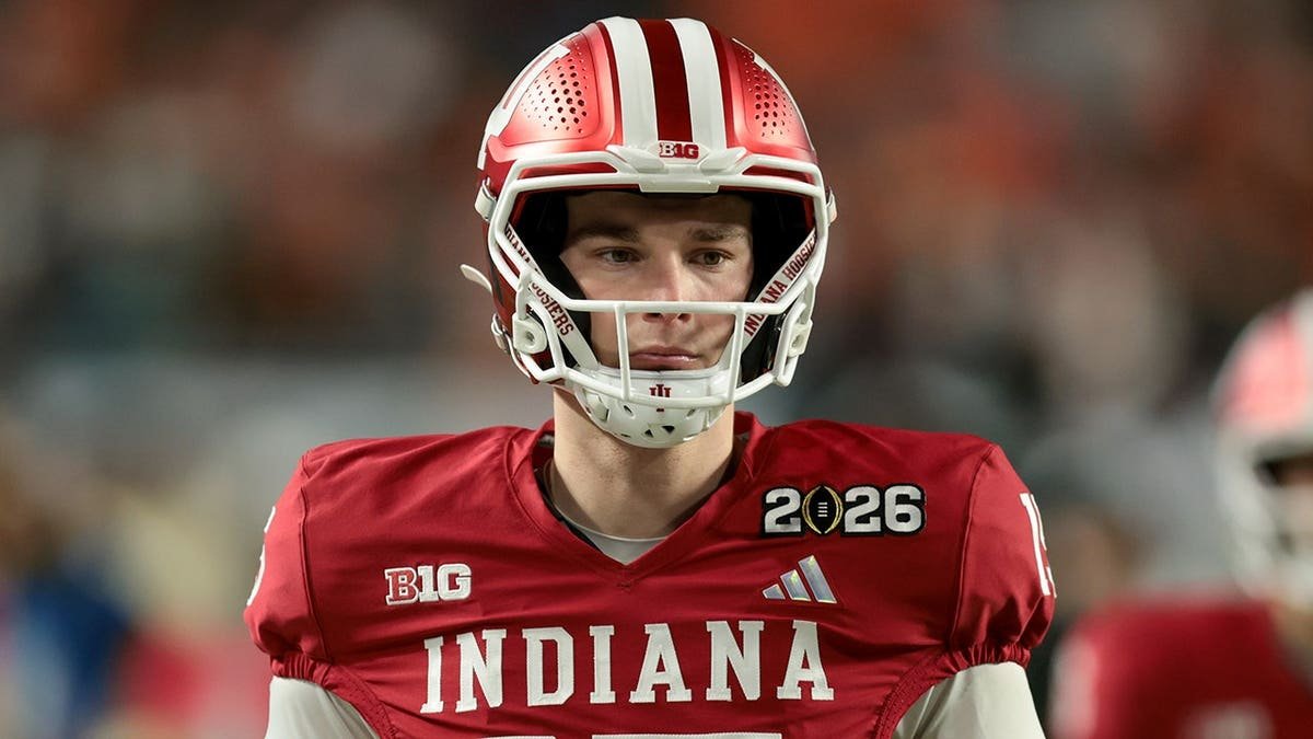 Indiana Hoosiers quarterback Fernando Mendoza looking on during warmups at Hard Rock Stadium