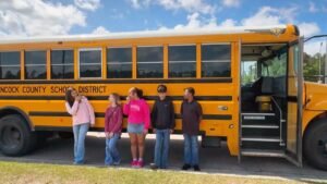 Mississippi middle schoolers stop runaway bus after driver loses consciousness from asthma attack