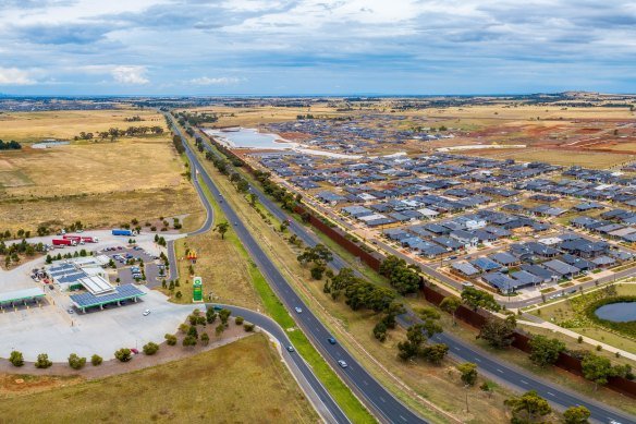 A Western Freeway truck stop near  Rockbank.