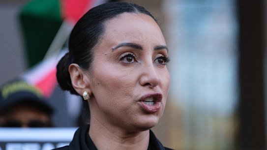 SMH: Antoinette Lattouf at Supreme Court of NSW on the decision by the Federal Court in her unlawful termination case. Lattouf addresses media after the court found in her favour.
