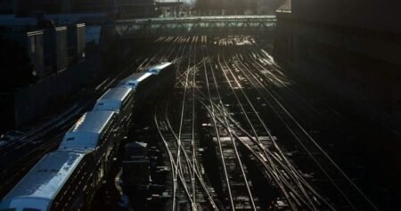 Mayor, transport minister promise not to hike Toronto transit fares during World Cup