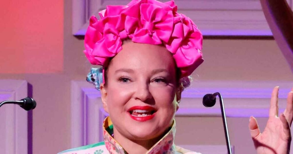 Sia Addresses ‘Incredibly High’ K Child Support Payments to Ex Dan Bernad: ‘Trying to Buy Peace’ Sia Addresses ‘Incredibly High’ K Child Support Payments to Ex Dan Bernad: ‘Trying to Buy Peace’