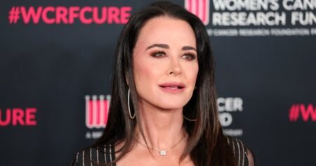 Kyle Richards Said This Viral Beauty Tool ‘Tightens Everything’ and ‘Shrinks Pores’ (On Amazon!)