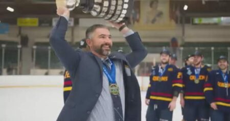 Brett Gibson steps down as Queen’s Gaels men’s hockey coach after 20 years