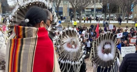 Collecting signatures for separation vote doesn’t violate treaty: Alberta’s lawyers