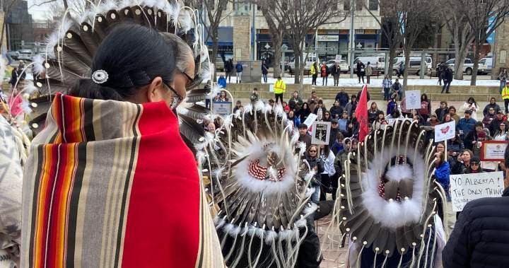 Collecting signatures for separation vote doesn’t violate treaty: Alberta’s lawyers Collecting signatures for separation vote doesn’t violate treaty: Alberta’s lawyers