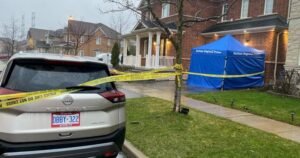 Man dead after deadly break-in west of Toronto, police searching for suspects