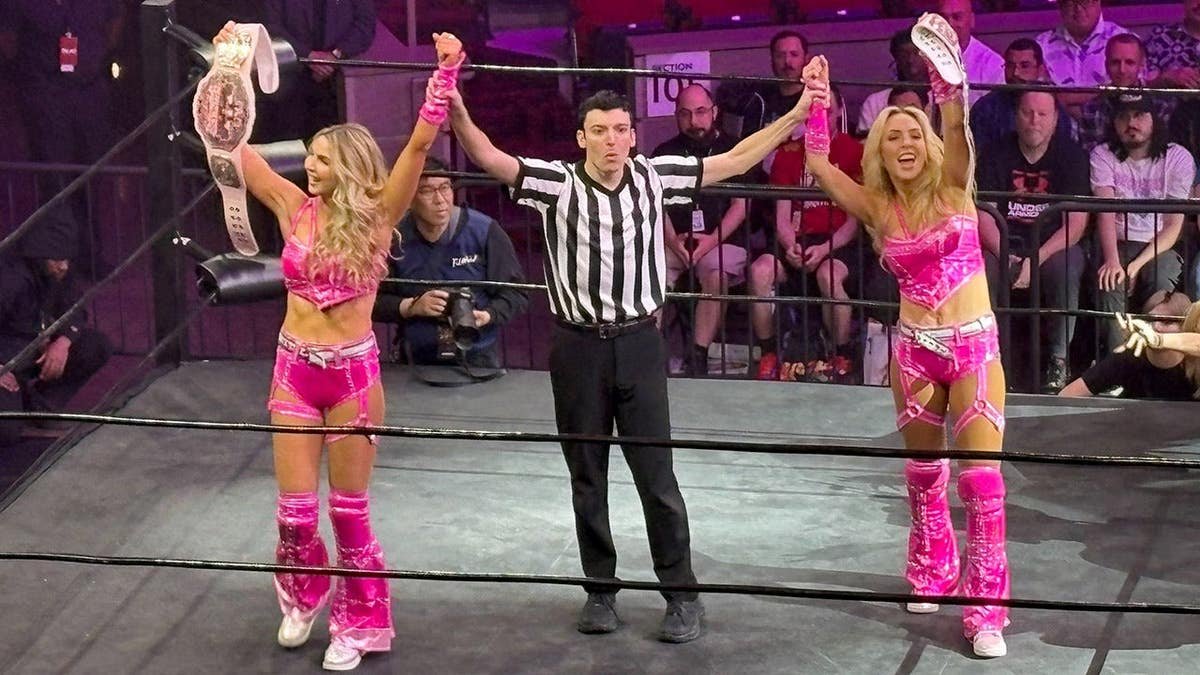 The IInspiraiton celebrate in the ring