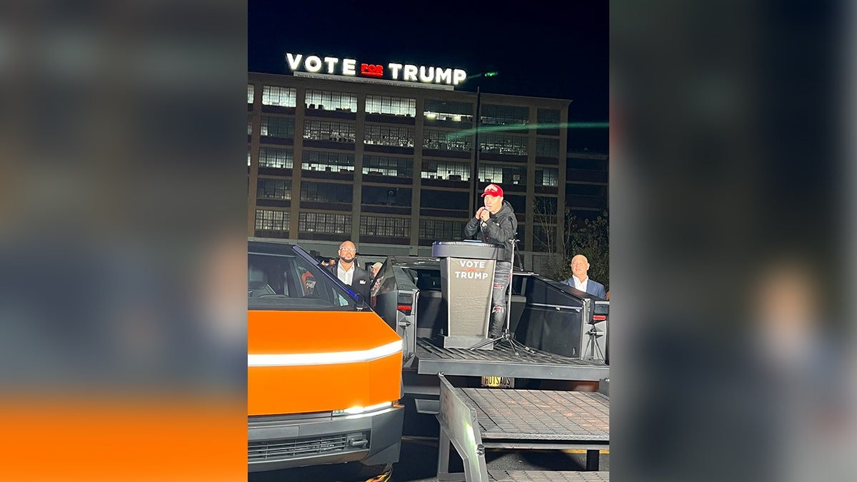 Sticker Mule CEO Anthony Constantino speaking at an event in Amsterdam New York