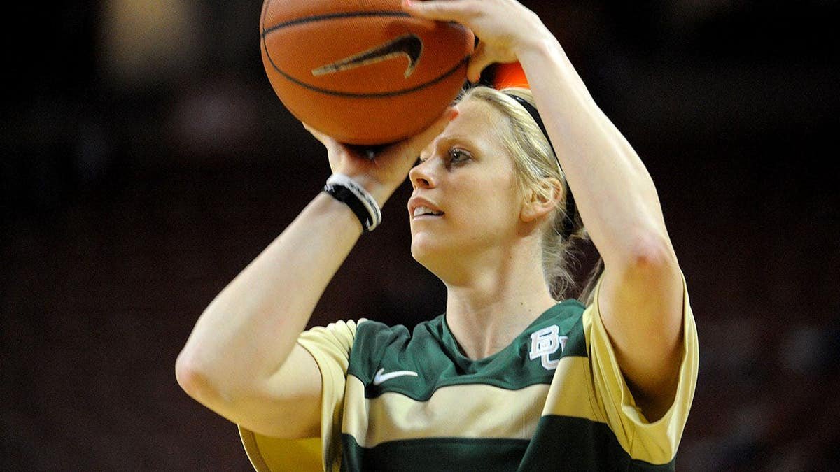 Baylor Bears guard Melissa Jones warming up on basketball court