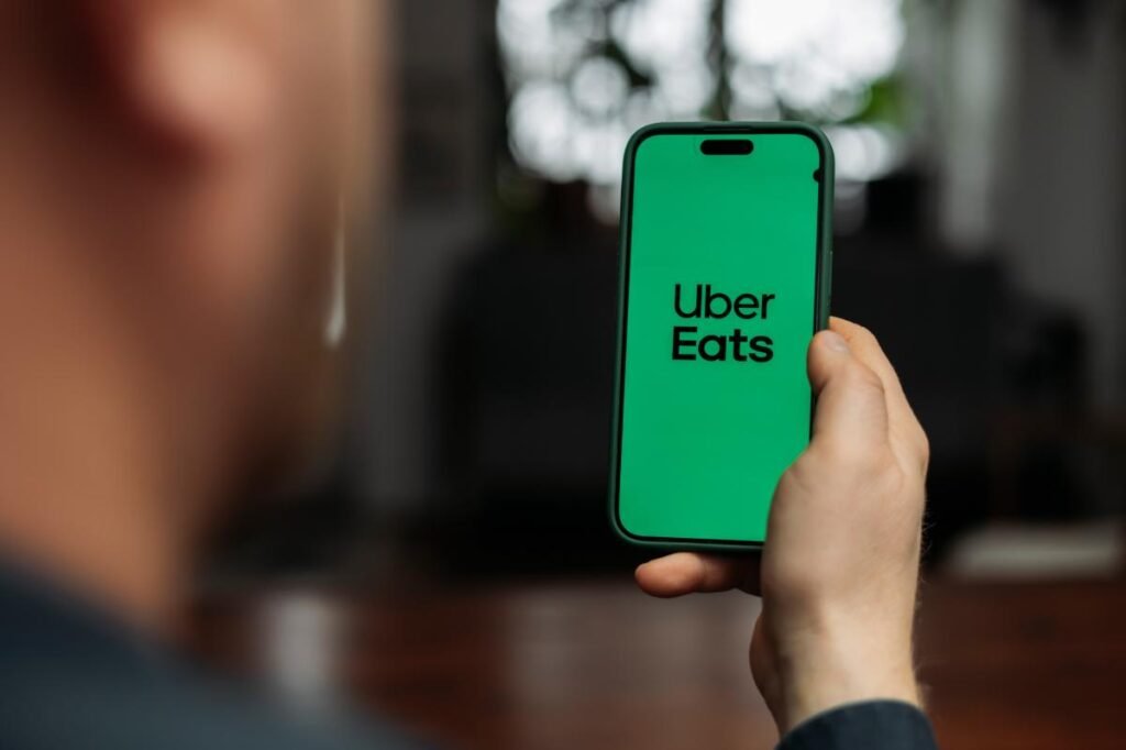 Uber Eats now offers easier returns with ‘instant’ refunds — but it will actually cost you