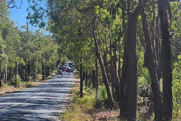 Three people died in a single vehicle car accident on Saturday morning in the Perth hills.