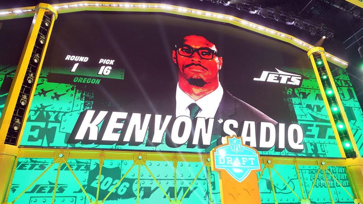 Oregon Ducks tight end Kenyon Sadiq standing on field at NFL Draft event