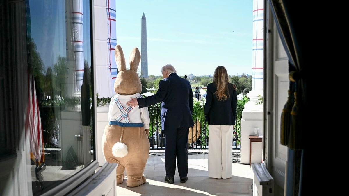 trump melania and bunny in white house