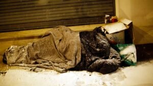 Commission wants to eradicate poverty in the EU by 2050
