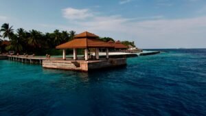Missing Italians in Maldives: search resumes for four divers