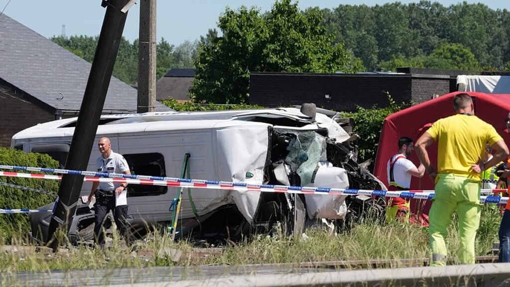 Belgium level crossing crash ‘one of the worst’ in country’s history Belgium level crossing crash ‘one of the worst’ in country’s history