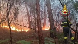 Monte Faeta fire in Tuscany: 800 hectares burnt, 3,000 evacuated