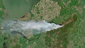 France and Germany send firefighters to help battle Dutch blazes