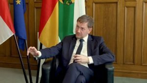 Senior CDU figure Kretschmer on Ukrainian refugees and Russian gas Senior CDU figure Kretschmer on Ukrainian refugees and Russian gas