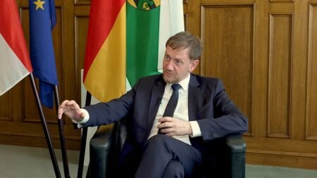 Senior CDU figure Kretschmer on Ukrainian refugees and Russian gas Senior CDU figure Kretschmer on Ukrainian refugees and Russian gas