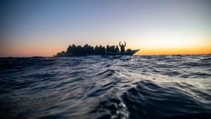Lampedusa migrant landing: newborn dies, probe opened