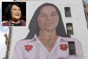 Cesar Chavez alleged victim Dolores Huerta makes first public appearance in LA after abuse revelations