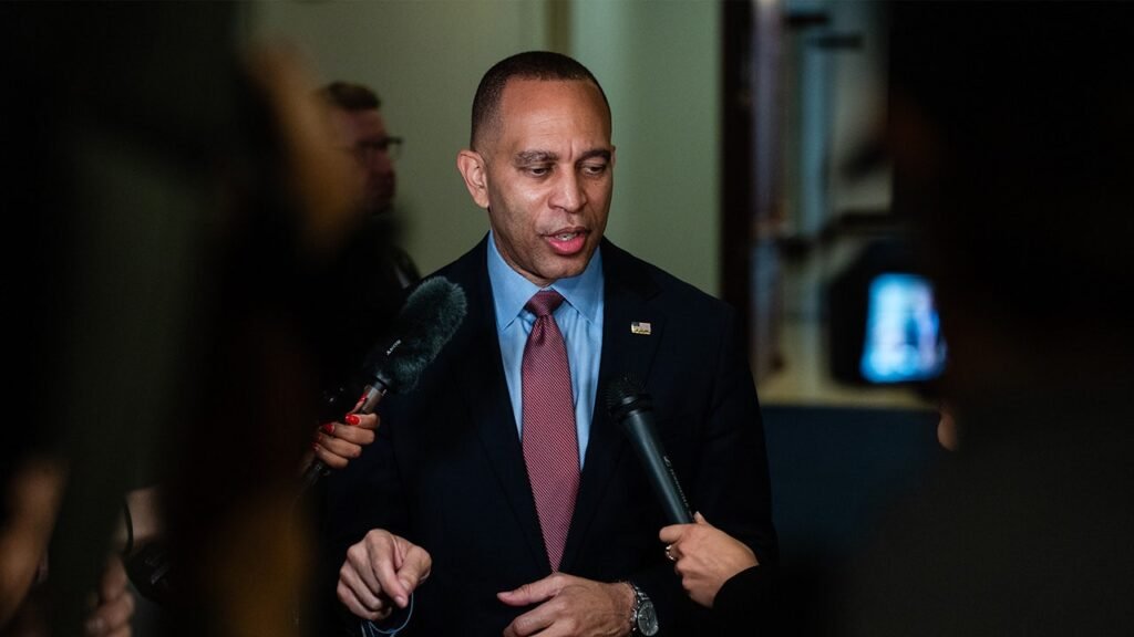 Jeffries launches New York gerrymander push after redistricting clash with DeSantis