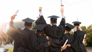 University lets students earn bachelor’s and master’s degrees entirely on their phone