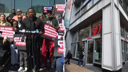 Chicago pol says Walgreens should be charged with ‘first-degree corporate abandonment’ over closure over theft